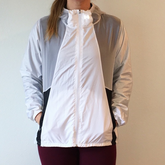 white under armour windbreaker